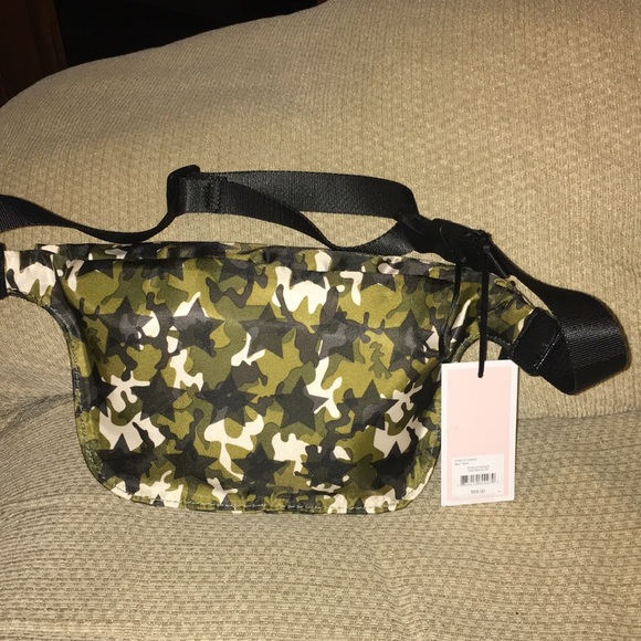 💚 NWT Juicy Couture Star Studded Belt Bag - Picture 3 of 8